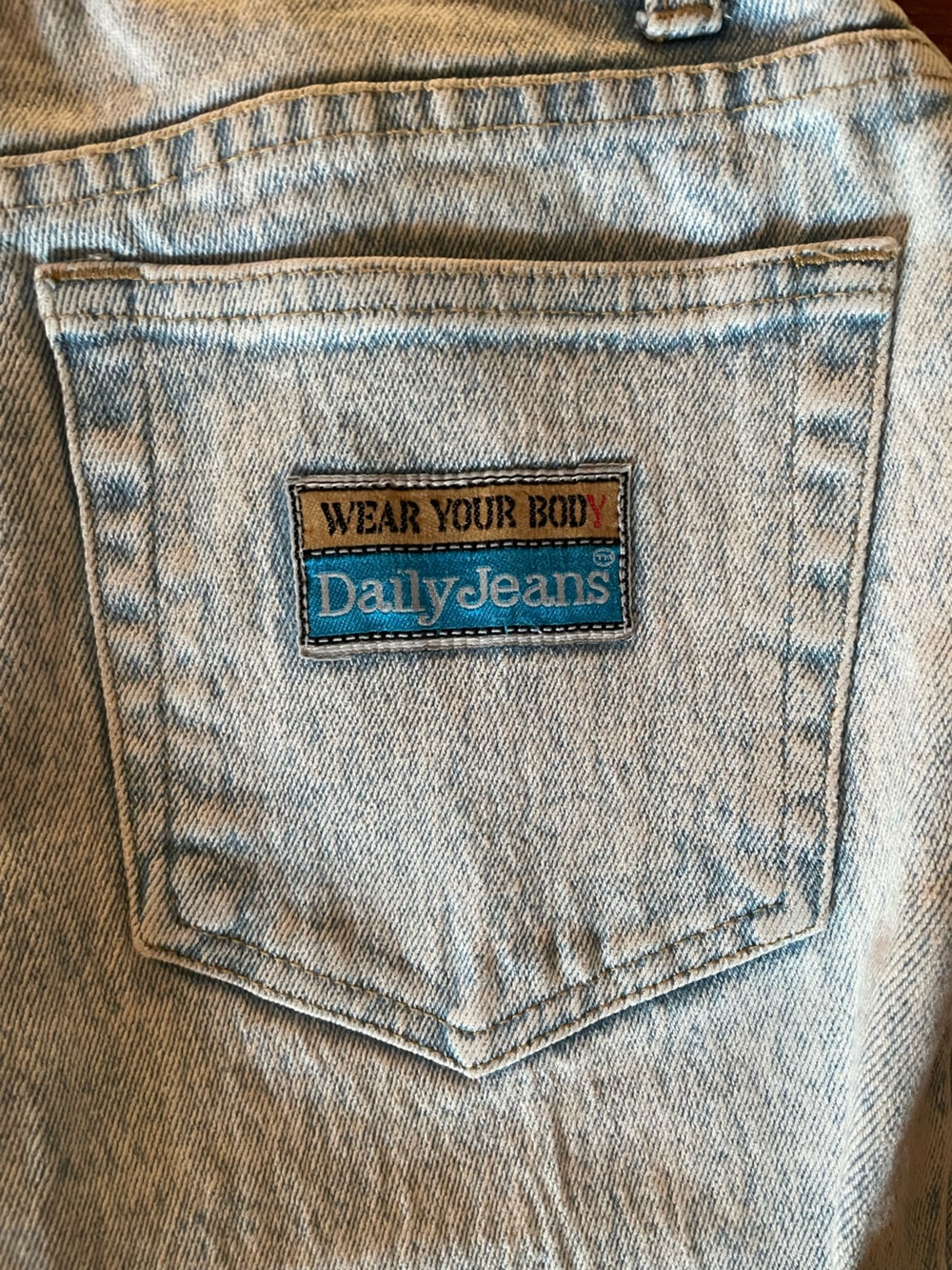 High-Rise Vintage 80’s Acid Wash Jeans with Pink Floral Embroidery - Picture 5 of 9